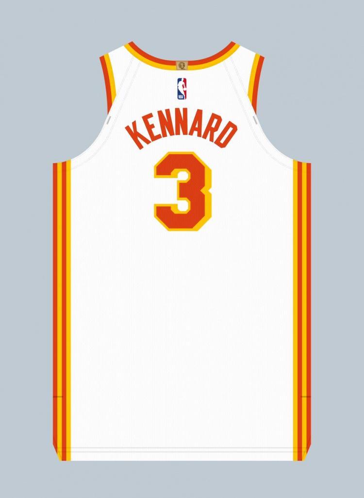 球衣记者：肯纳德在老鹰穿3号球衣 上一位穿此号码的是勒韦尔