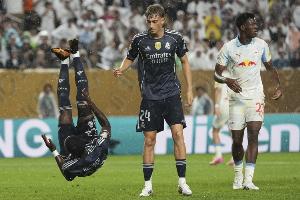 不靠谱...吕迪格连场失误送礼，让多特连追2球+巴黎开场8分钟2-0